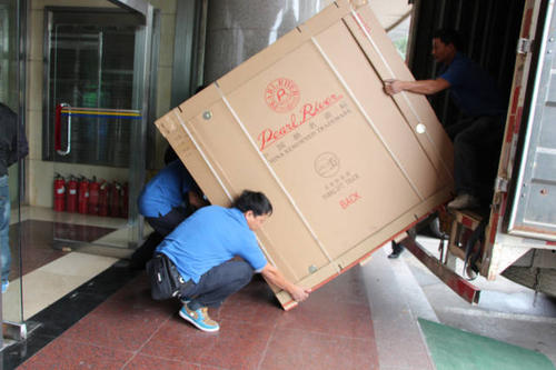 卫东钢琴贵重工艺品无忧运